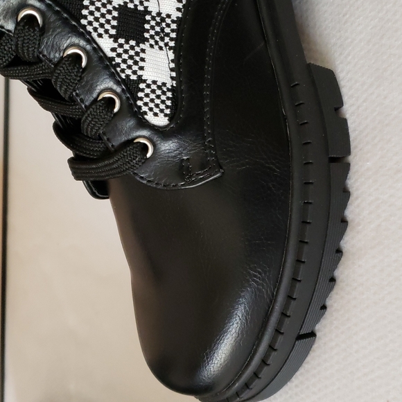 NEW BCBGENERATION Tassie Lace-Up Bootie - Picture 6 of 14